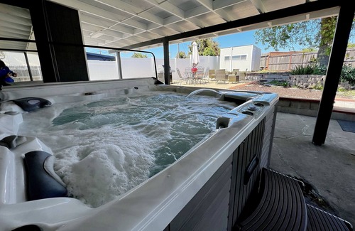 Bay Ho House | SeaWorld Retreat: 4BR House/Jacuzzi/BBQ