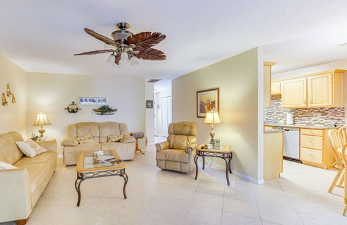 Sebastian Highlands Cottage | Sebastian Home w/Screened Lanai: 8 Mi to Beach!