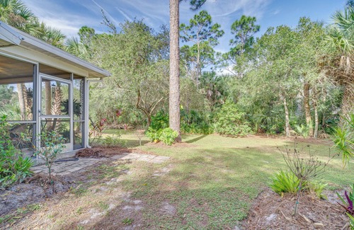 Sebastian Highlands Cottage | Sebastian Home w/Screened Lanai: 8 Mi to Beach!