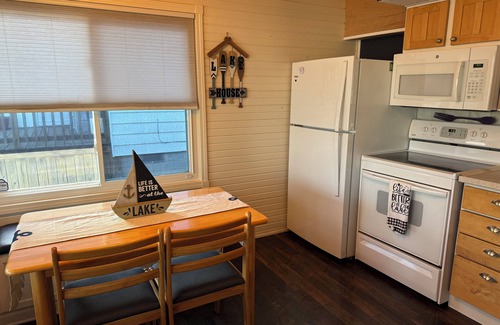 Leesburg House | Sechrist Lakefront Retreat
