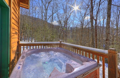 Gatlinburg Cabin | Secluded 1 Bedroom Cabin Bordering The Great Smoky Mountain National Park