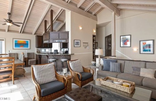Mussel Shoals House | Secluded Beach House with Expansive Ocean Views