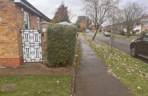 Camberley Apartment | Secluded Cosy Annex with free parking. Sleeps 4