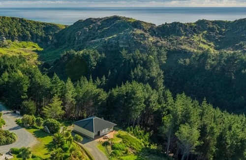 Anatori House | Secluded Cottage on beautiful private Peninsula