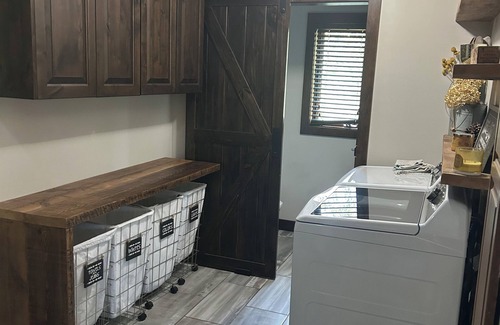 Woodville House | Secluded Country Retreat with Pool & Event Space, Perfect for Weddings/Groups