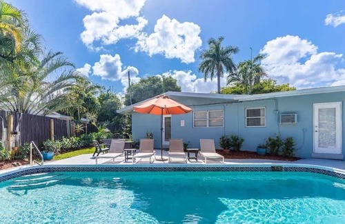 Middle River Terrace House | Secluded Family Oasis w/ Pool - 9 min from beach!