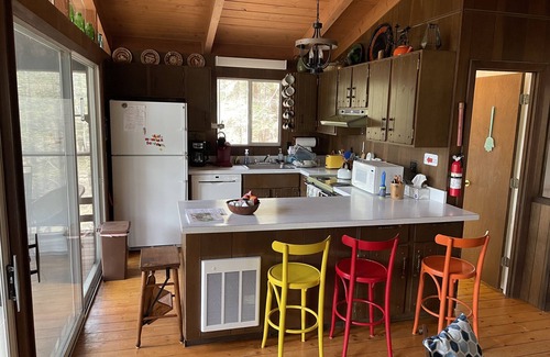 Keene House | Secluded house with enclosed dog yard on 200 acre family estate