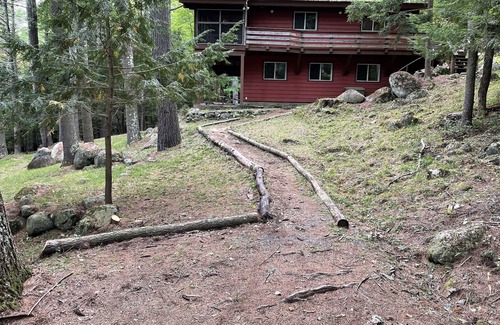 Keene House | Secluded house with enclosed dog yard on 200 acre family estate