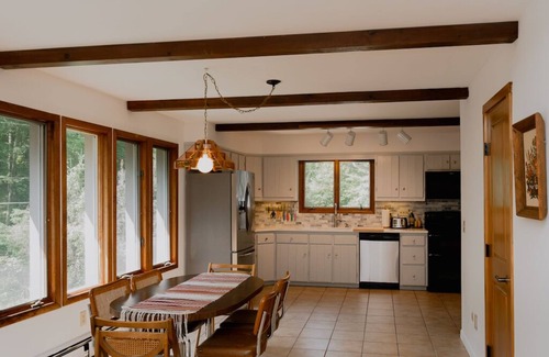New Paltz House | Secluded House with hot tub at base of Shawangunk Ridge