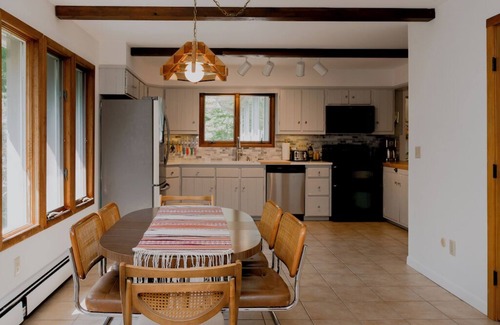 New Paltz House | Secluded House with hot tub at base of Shawangunk Ridge