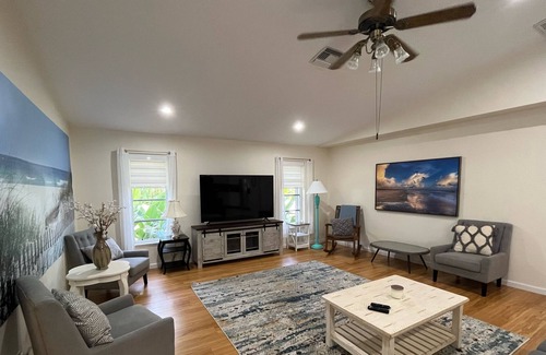 Saint James City House | Secluded Island Retreat