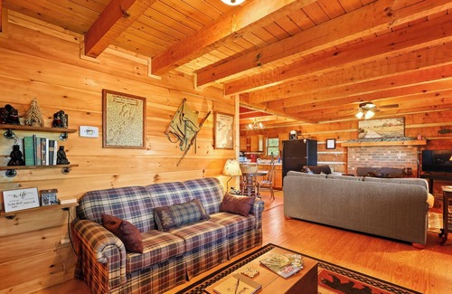 Lansing Cabin | Secluded log cabin w/hot tub and wood burning fireplace near West Jefferson