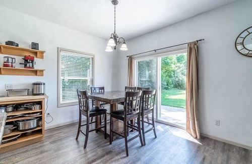 Fort Wayne House | Secluded Luxury Stay with Pond, Pool & Playset