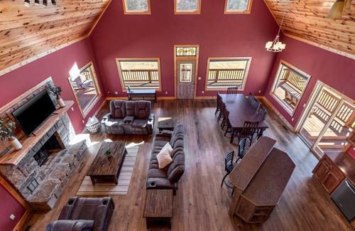 Sand Gap Cabin | Secluded multi-family cabin w/firepit, close to Buffalo River