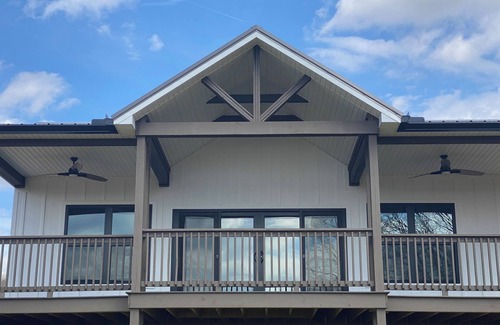 Byrdstown Cottage | Secluded New Cottage, Minutes From Sunset Marina Overlooking Pendergrass Creek