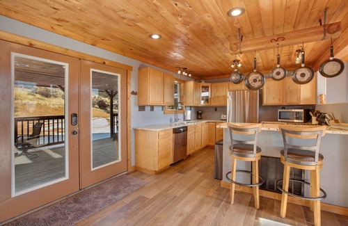 Florissant Cabin | ð¥Secluded Private Home w/MountainViewsð HotTub, PoolTable, GamesGalore &DISH!