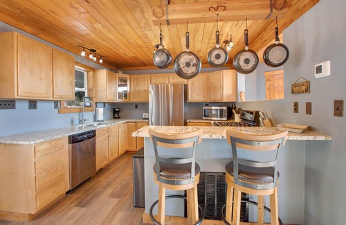 Florissant Cabin | ð¥Secluded Private Home w/MountainViewsð HotTub, PoolTable, GamesGalore &DISH!