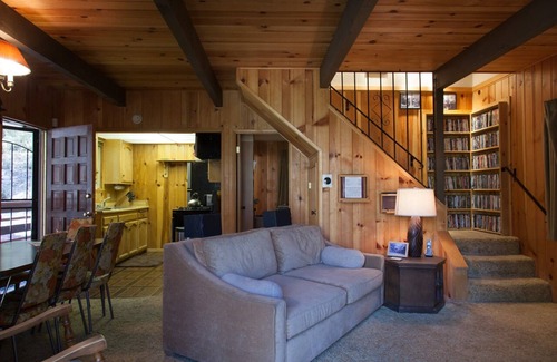 Pine Mountain Club House | Secluded, Romantic Getaway. Perfect for Families Too!