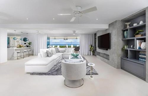 Long Bay House | Secluded Serene