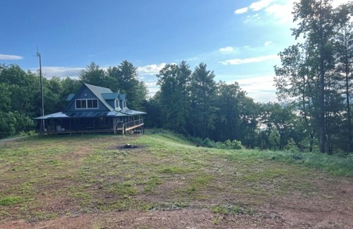 Del Rio Cabin | Secluded Smoky Mountains 3-bedroom home with hot tub, WiFi, AC