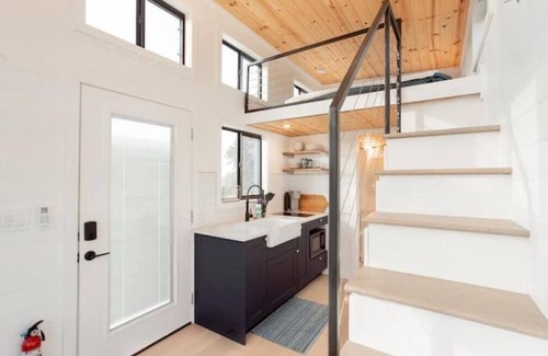 Thurber Cabin | Secluded Tiny Home Hideaway w/Scenic Views & Cozy Firepit