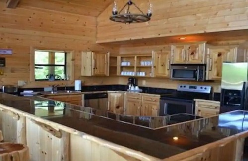 Broken Bow Cabin | Seclusion! Whispering River Cabin near Broken Bow