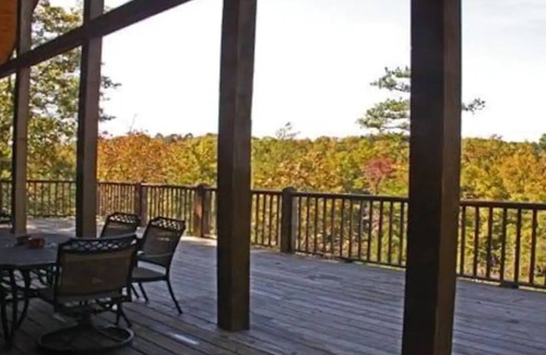 Broken Bow Cabin | Seclusion! Whispering River Cabin near Broken Bow