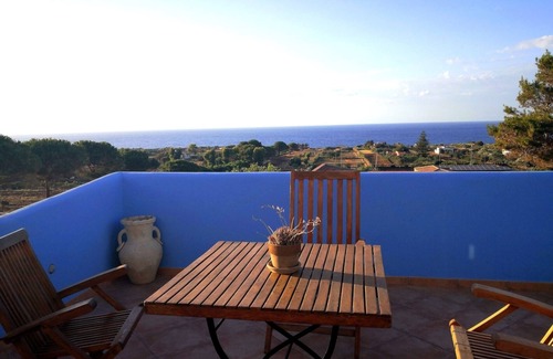 Ustica Apartment | Second floor apartment with spectacular sea view terrace