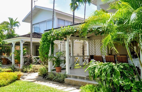 Weston House | Secret Cove 1 is like an enchanting cabin in the woods, set amid rustling