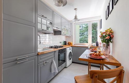 Okecie Apartment | Secret Garden Apartment