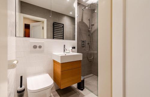 Okecie Apartment | Secret Garden Apartment