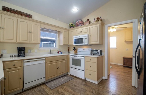 Port Isabel Cottage | See Dolphins From Your Private Deck with This Beautiful Property! #170