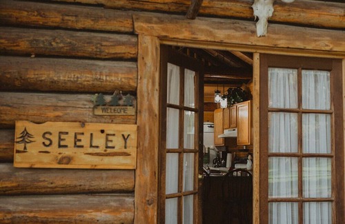 Seeley Lake Cabin | Seeley Cabin at Tamaracks Resort, a log lakefront cabin on Seeley Lake, Montana.