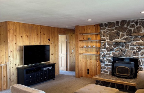 Selah House | Selah Country, elbow room, acreage, view!
