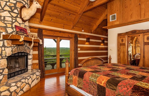 Voca Cabin | Selah Springs Ranch- Large Family Reunion/Retreat Ranch on the River- Sleeps 60