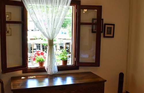 Krasi Apartment | Selena Guest House