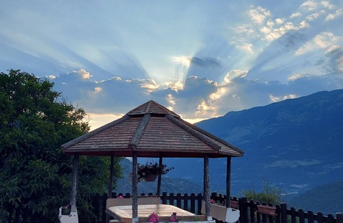 Chateauroux-les-Alpes House | Self-catering cottage with exceptional view