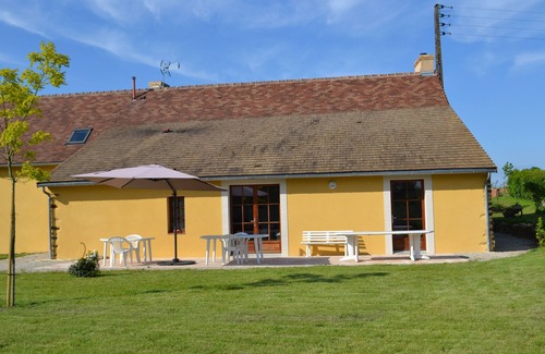 Saint-Georges-du-Bois Cottage | Self catering in Saint-Georges-du-Bois Pays de la Loire Sarthe (72)