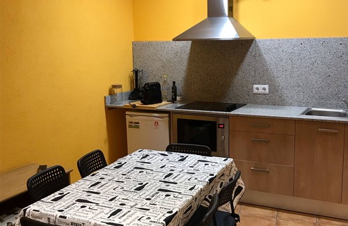 Santa Maria de Corco Cottage | Self catering L'esquirol de L'esquirol for 5 people