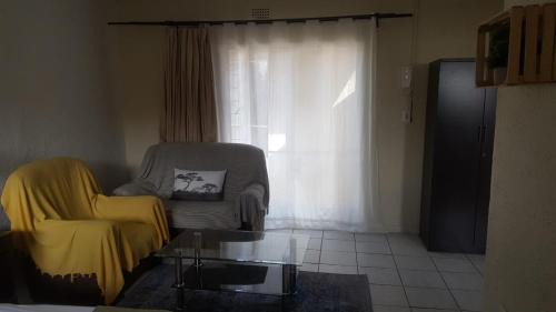 Greater Johannesburg Metropolitan Area Apartment | Self-catering 1Bedr cottage in Sandton with FREE WiFi