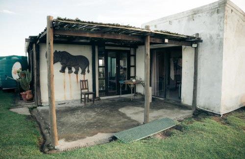 Mdumbi Apartment | Self-catering Furnished Holiday Cottage to rent Coffee Bay