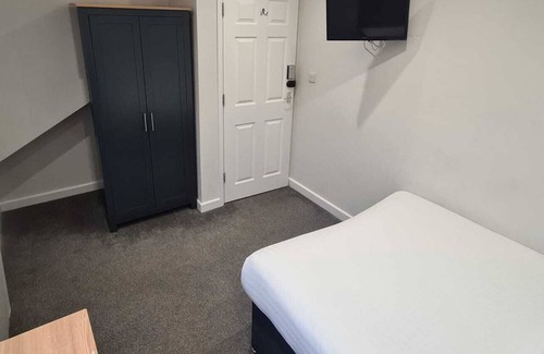 Barnsley House | SELF CHECK IN APARTMENT BARNSLEY CENTRAL