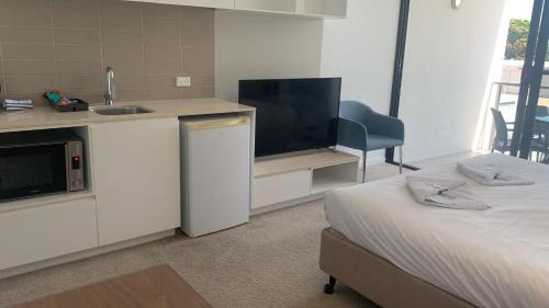 Mackay Apartment | Self Check in Modern Studio Apartment