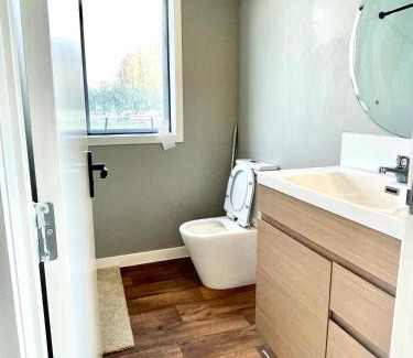 Te Miro House | Self check-in studio with bathroom