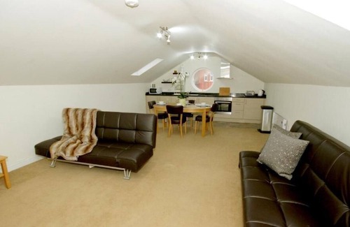 Wakefield Apartment | Self-Contained Apartments with Secure Parking, Sleeps 5