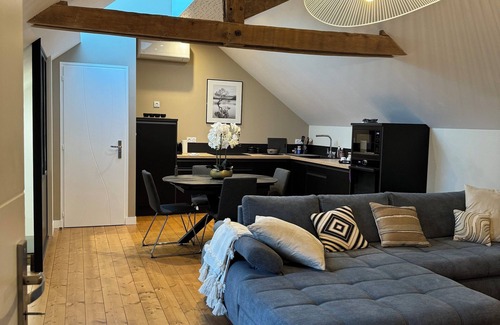 Laval Apartment | Self-contained apartment on private property, near Laval's hypercentre