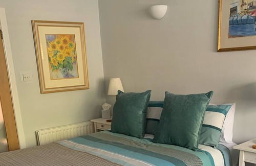 New Forest District Bed & Breakfast | Self-contained, ground floor room a short walk from Lymington town centre