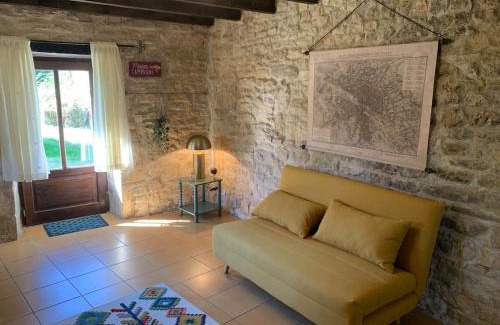 La Courade Apartment | Self contained Guest House in Juillé