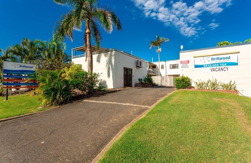 Yeppoon Apartment | Self contained unit on the beach.