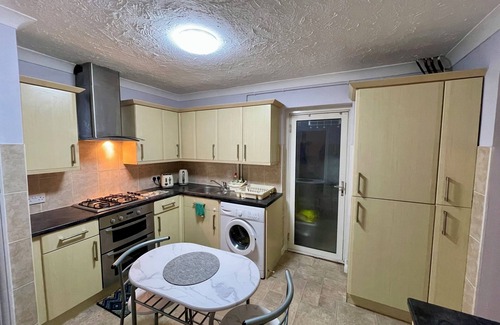 Rushmoor District House | Semi Detached House in Aldershot